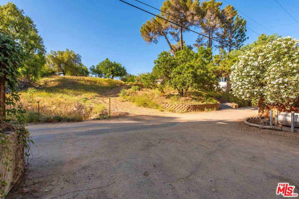 21849 Canon Drive Topanga, CA 90290