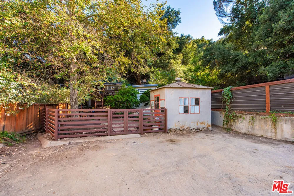 21849 Canon Drive Topanga, CA 90290