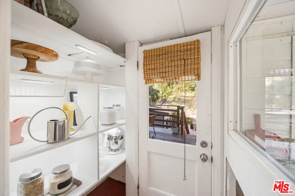 21849 Canon Drive Topanga, CA 90290