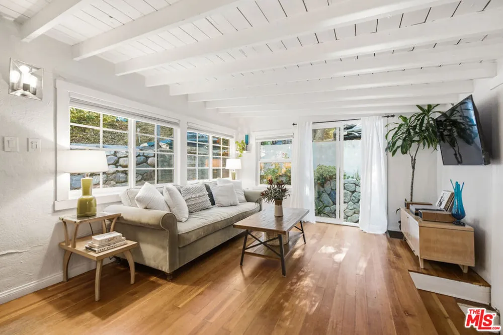 21849 Canon Drive Topanga, CA 90290
