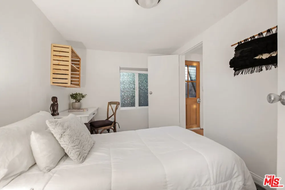 21849 Canon Drive Topanga, CA 90290