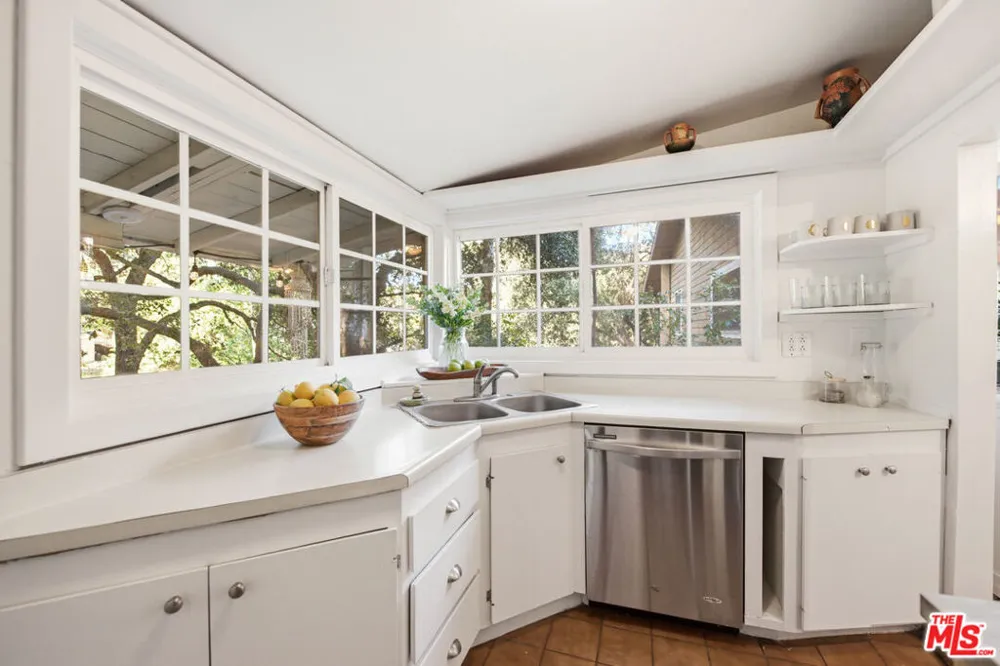 21849 Canon Drive Topanga, CA 90290