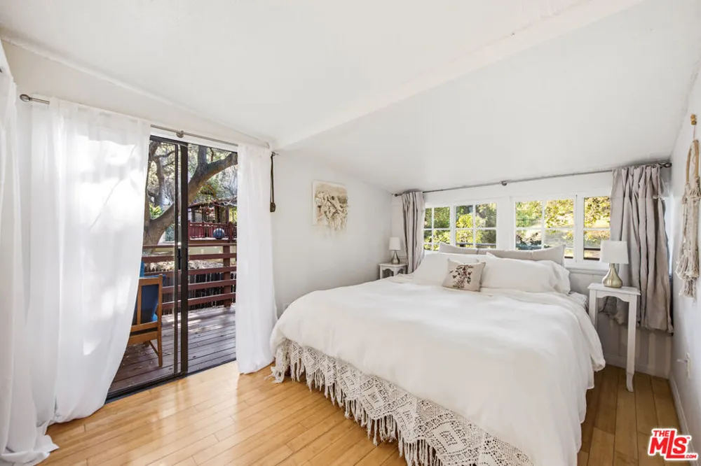 21849 Canon Drive Topanga, CA 90290