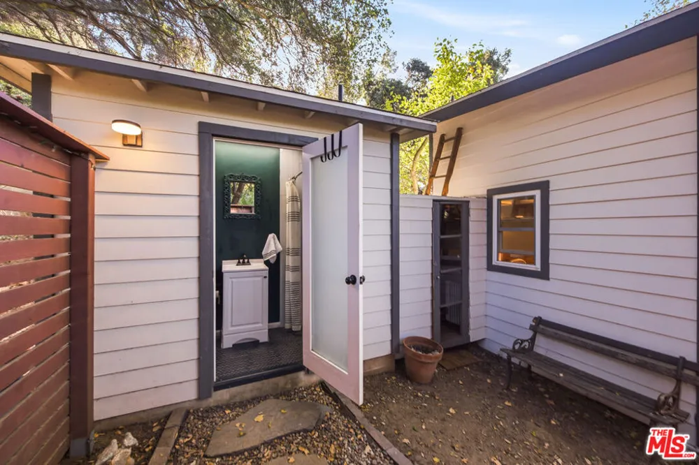 21849 Canon Drive Topanga, CA 90290