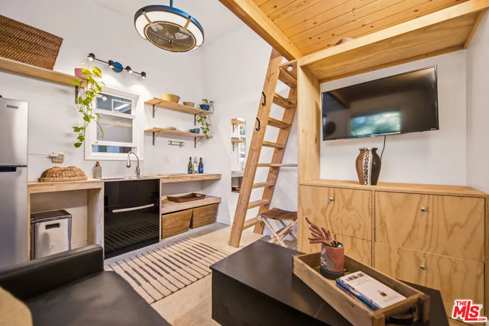 21849 Canon Drive Topanga, CA 90290