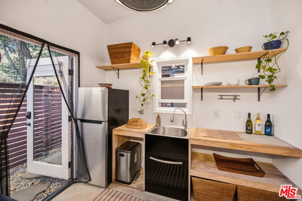 21849 Canon Drive Topanga, CA 90290