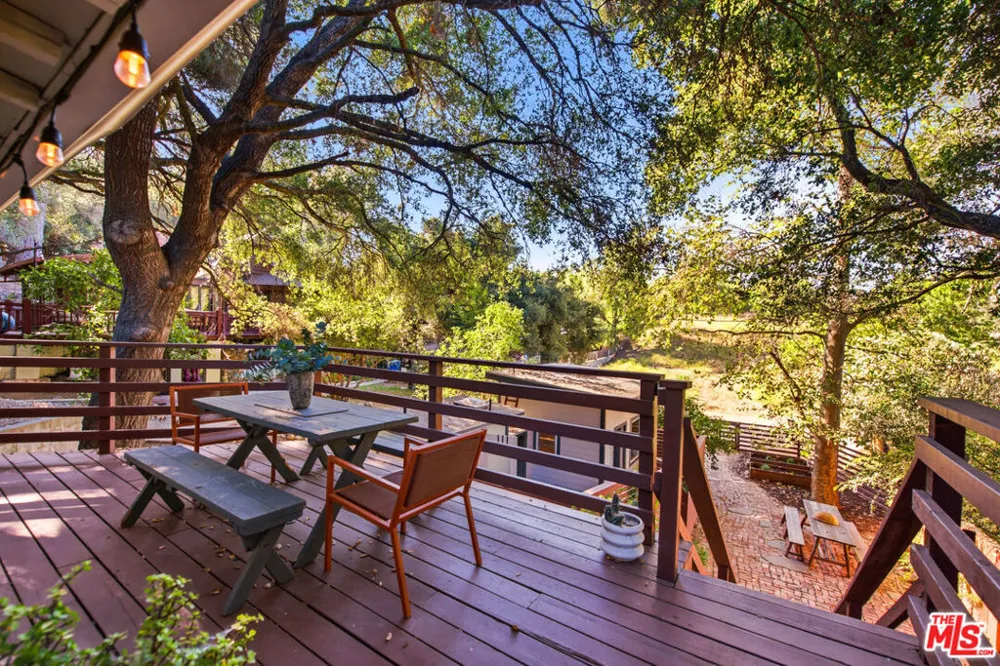 21849 Canon Drive Topanga, CA 90290