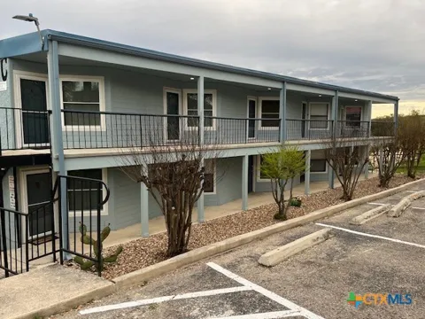 943 Parkview Drive #C3
