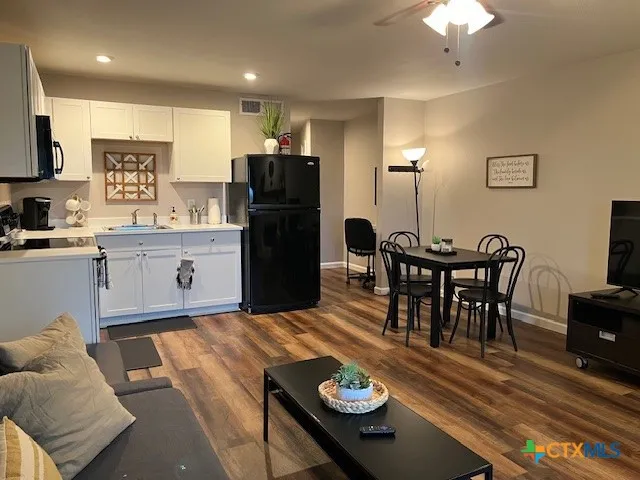 943 Parkview Drive #C3 Canyon Lake, TX 78133