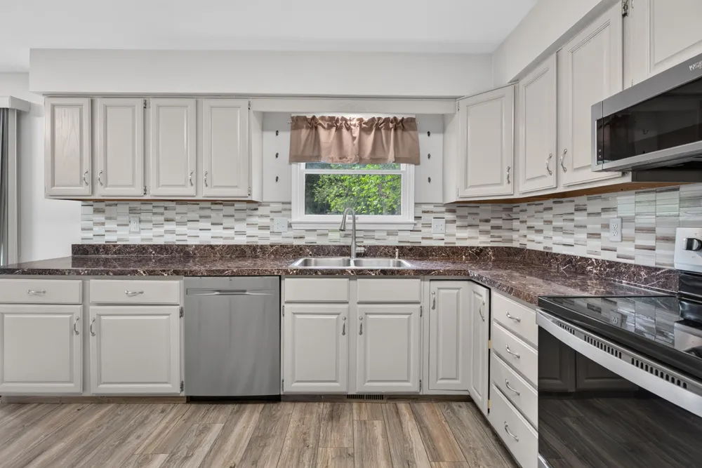 6276 Burning Tree Street Jackson, MI 49201
