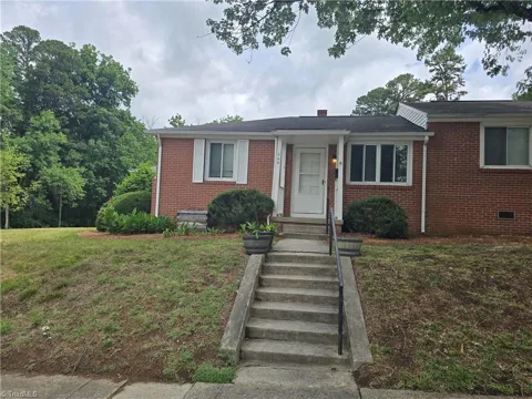 568 Overlook Street