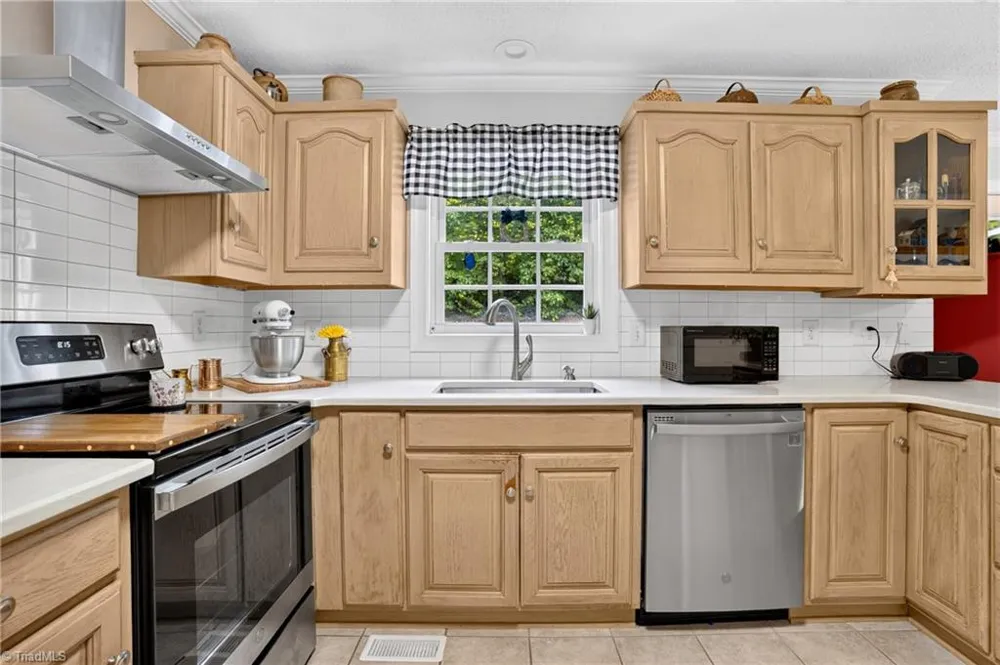 697 Graceland Drive Asheboro, NC 27205