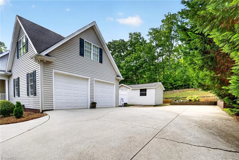 697 Graceland Drive Asheboro, NC 27205