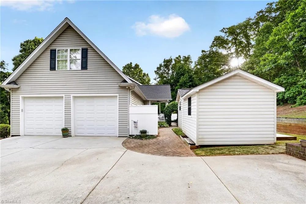 697 Graceland Drive Asheboro, NC 27205