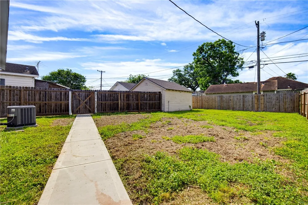 425 Naples Street Corpus Christi, TX 78404