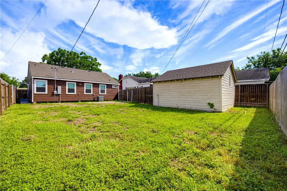 425 Naples Street Corpus Christi, TX 78404