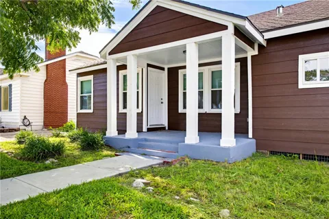 425 Naples Street