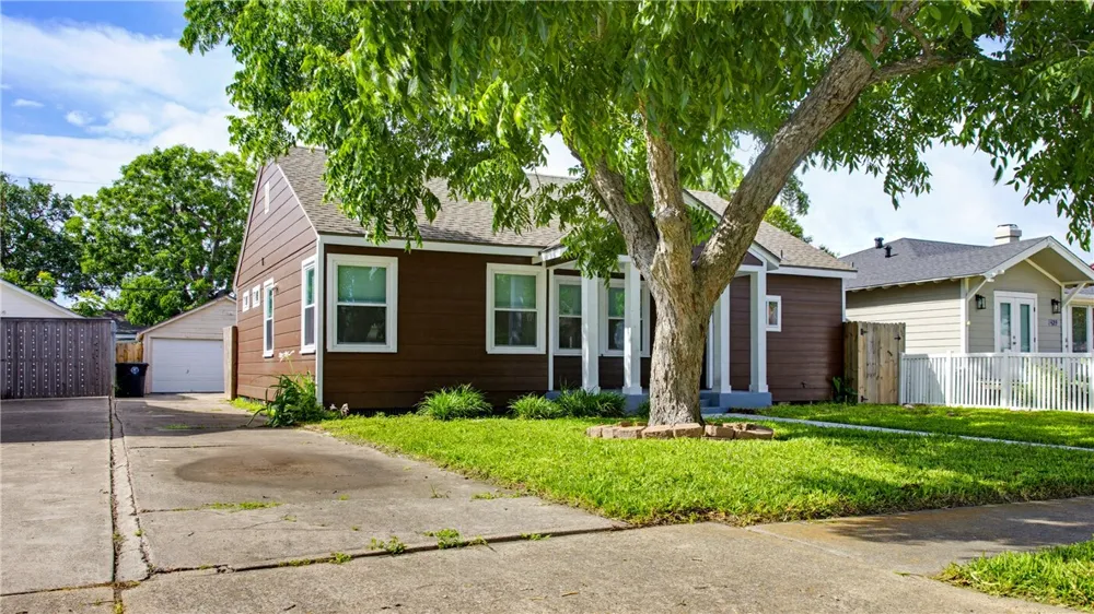 425 Naples Street Corpus Christi, TX 78404