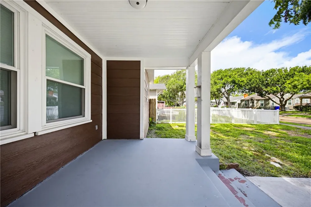 425 Naples Street Corpus Christi, TX 78404