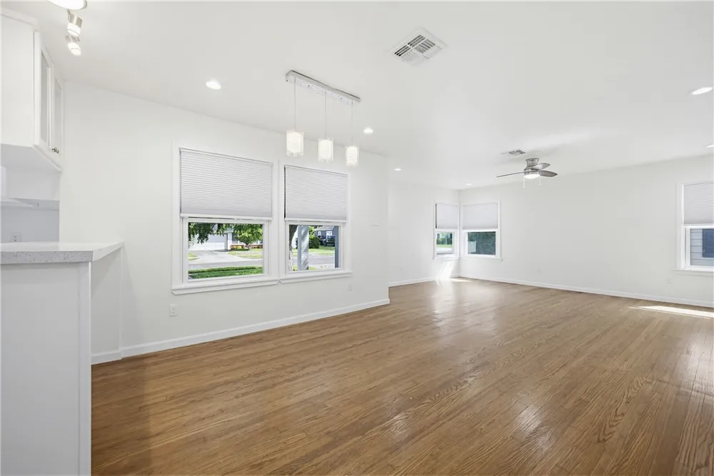 425 Naples Street Corpus Christi, TX 78404