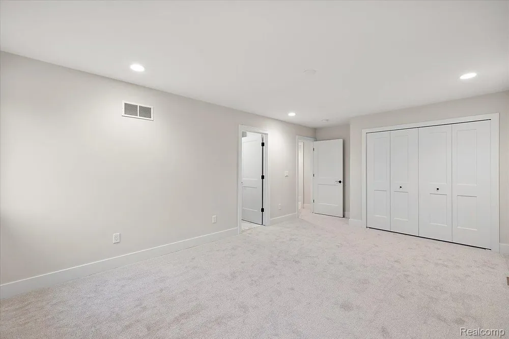 2921 Walsh Drive Rochester Hills City, MI 48309