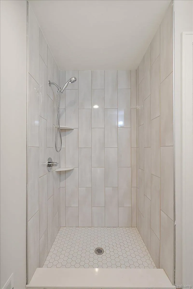2921 Walsh Drive Rochester Hills City, MI 48309