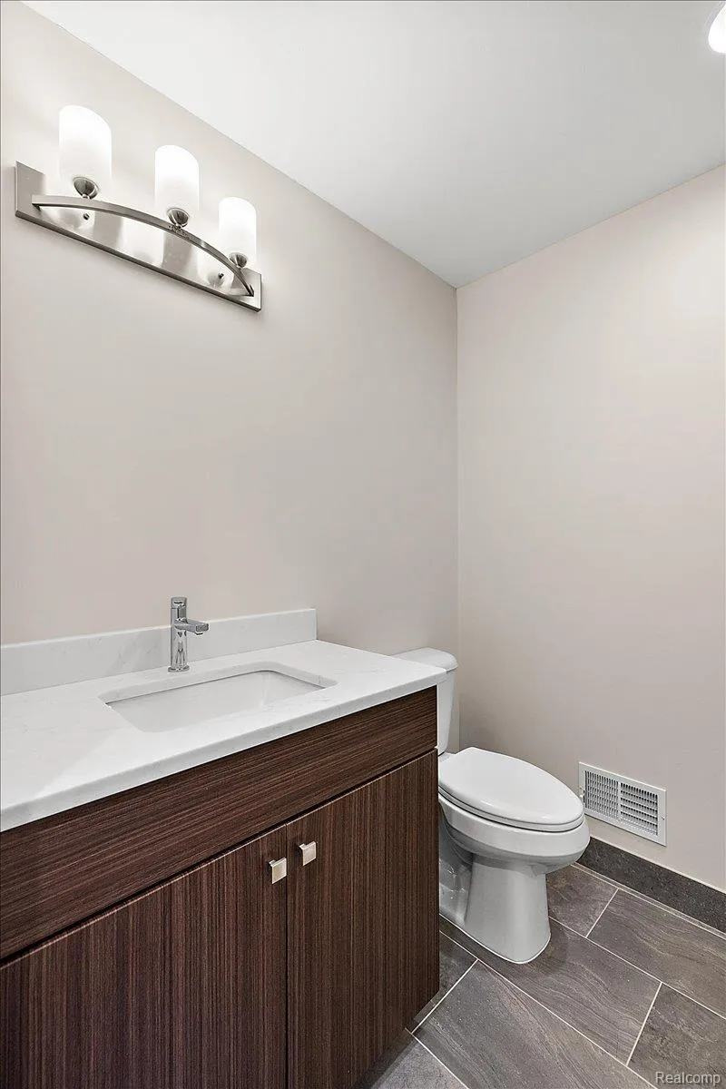 2921 Walsh Drive Rochester Hills City, MI 48309