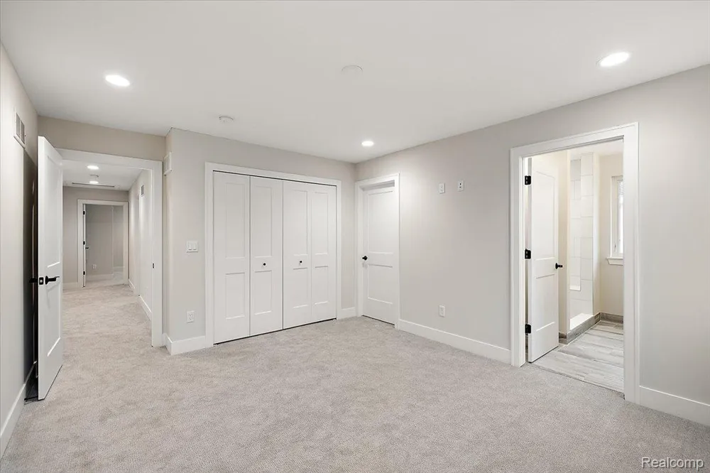 2921 Walsh Drive Rochester Hills City, MI 48309