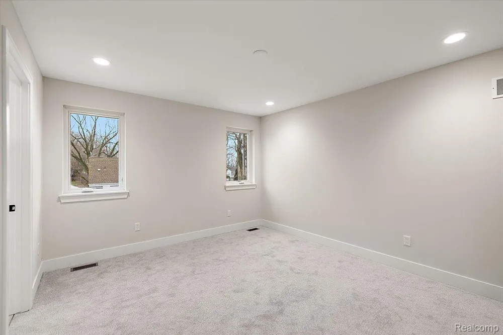 2921 Walsh Drive Rochester Hills City, MI 48309
