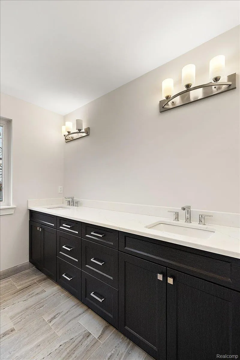 2921 Walsh Drive Rochester Hills City, MI 48309