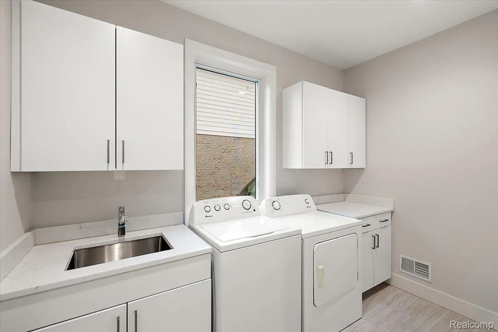 2921 Walsh Drive Rochester Hills City, MI 48309