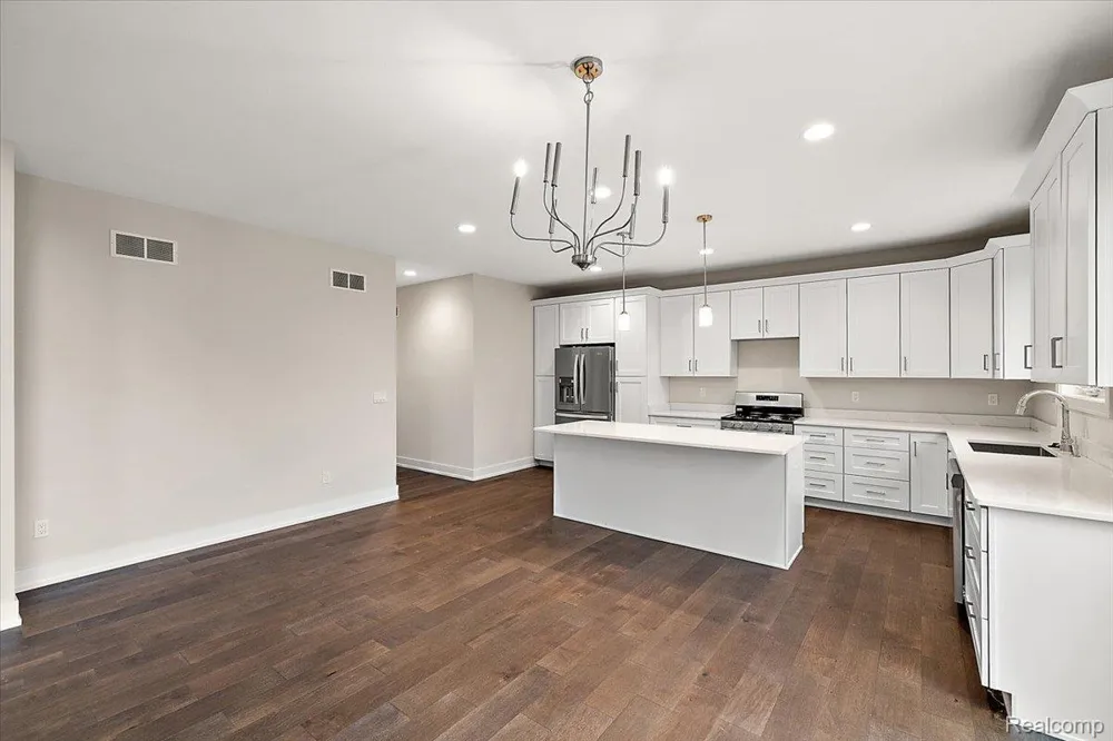 2921 Walsh Drive Rochester Hills City, MI 48309