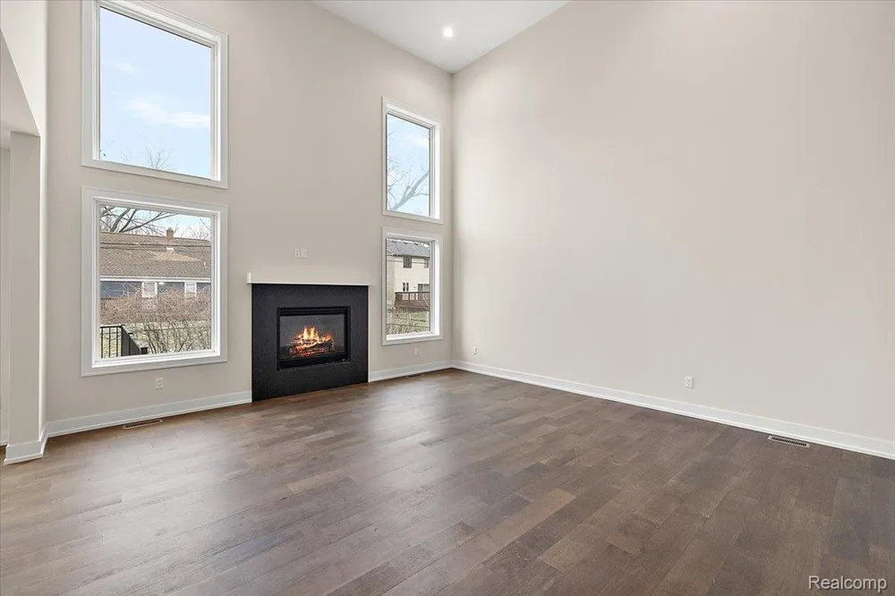 2921 Walsh Drive Rochester Hills City, MI 48309