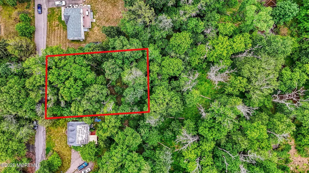 18 Herbert Drive Manalapan, NJ 07726