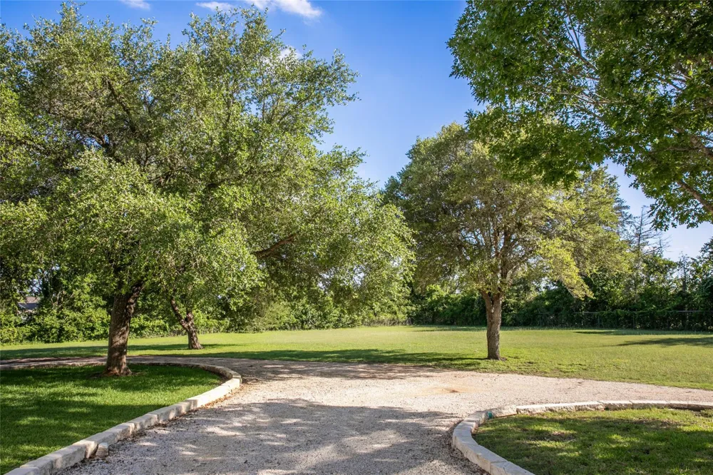 8660 Cedar Hill Road Brenham, TX 77833