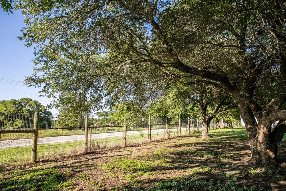 8660 Cedar Hill Road Brenham, TX 77833