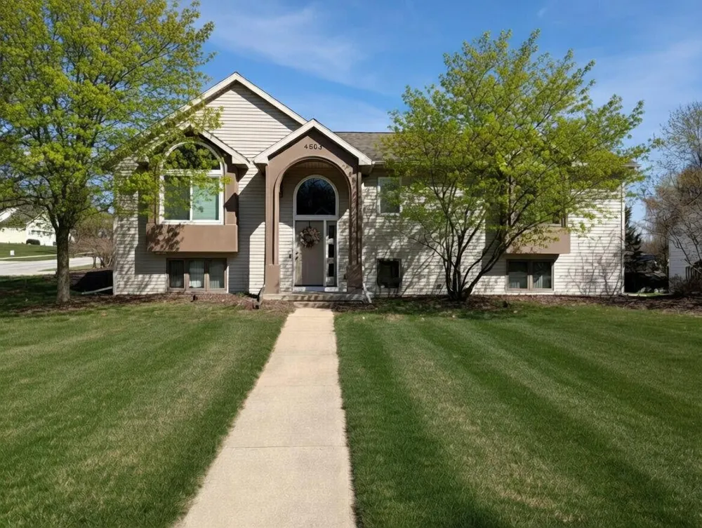 4503 Shiloh Pines SE Kentwood City, MI 49546