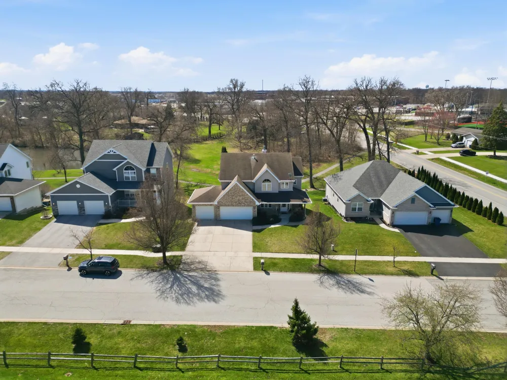 2219 Forest View Lane Lowell, IN 46356