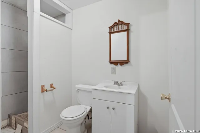 1440 Clear Lake Loop Poteet, TX 78065