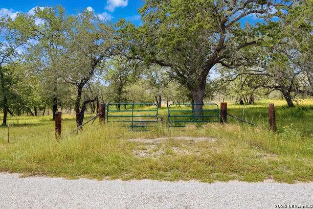 1440 Clear Lake Loop Poteet, TX 78065