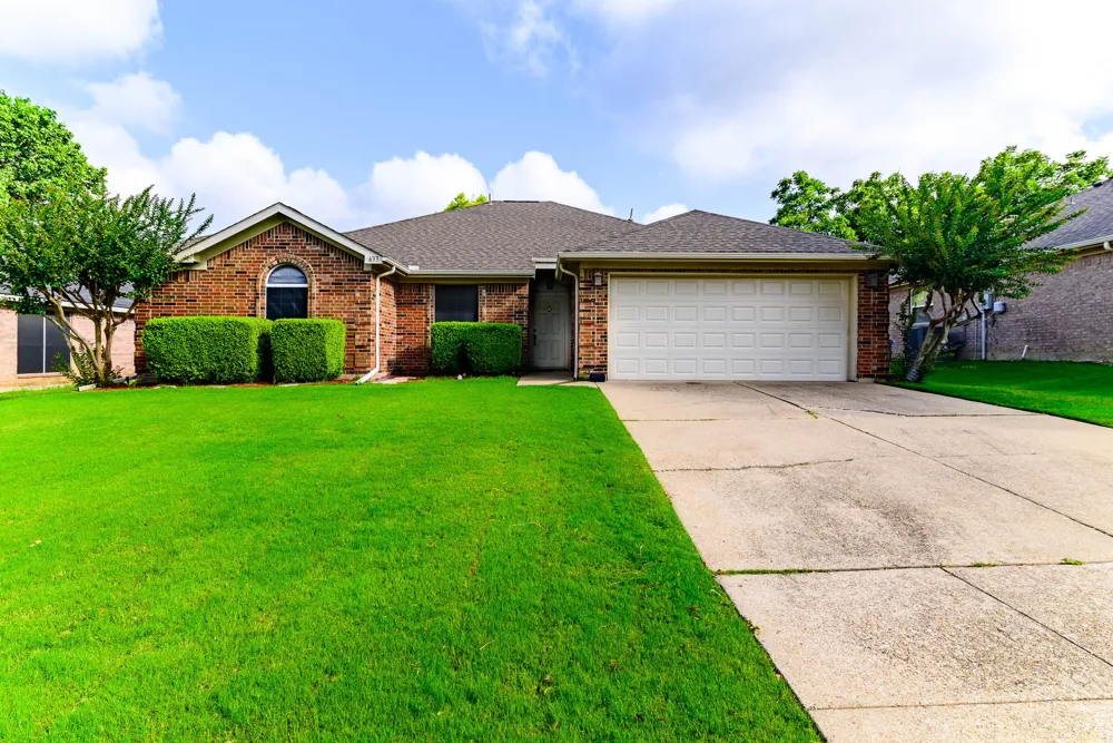 633 Manchester Drive Mansfield, TX 76063