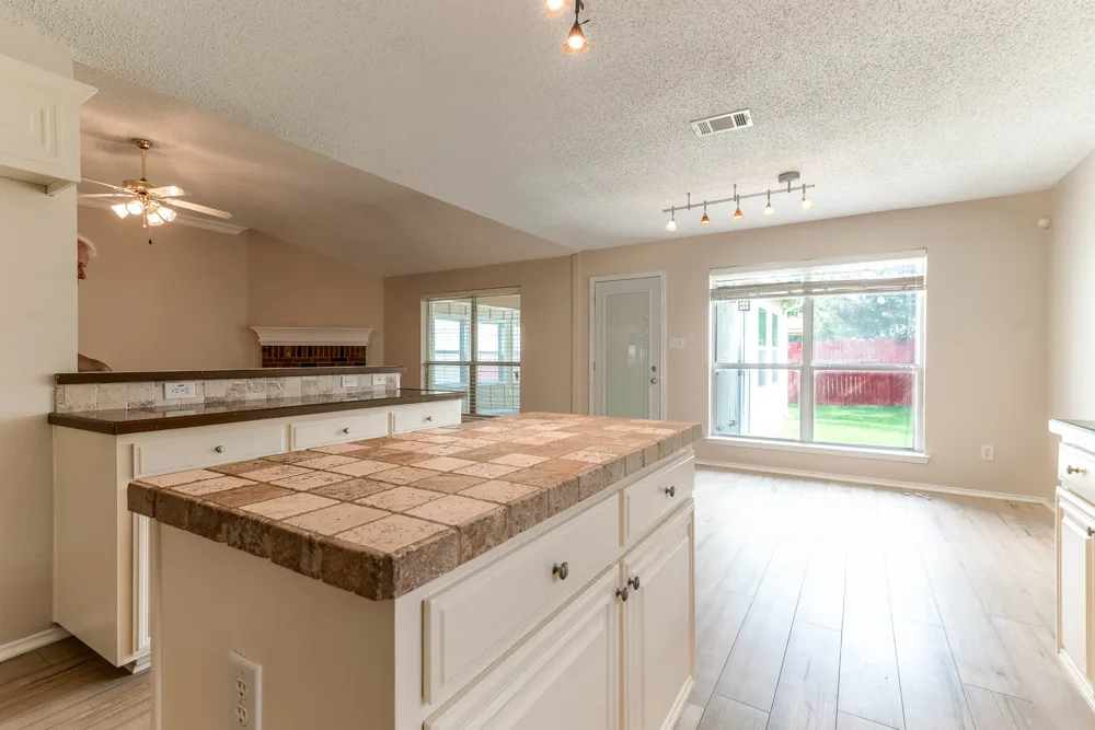 633 Manchester Drive Mansfield, TX 76063