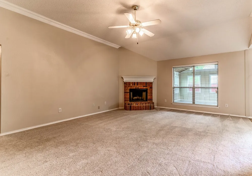 633 Manchester Drive Mansfield, TX 76063