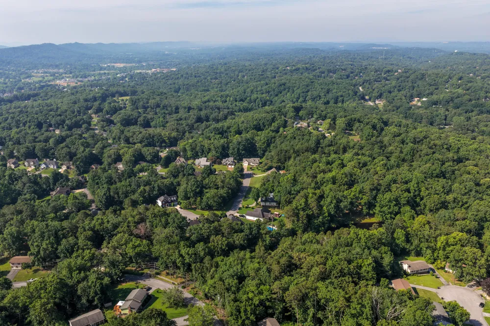 9400 Somerset Drive Ooltewah, TN 37363