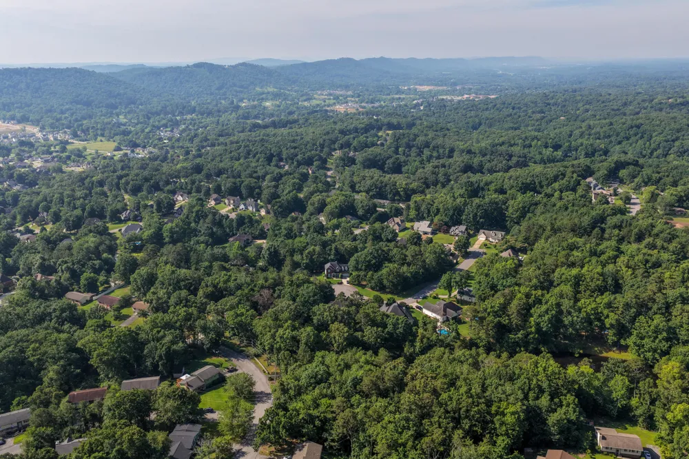 9400 Somerset Drive Ooltewah, TN 37363