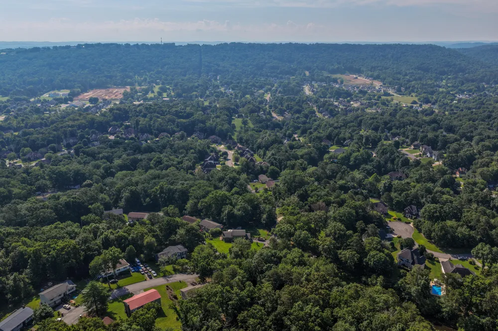 9400 Somerset Drive Ooltewah, TN 37363