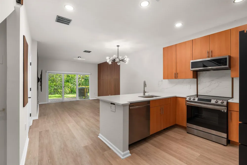 2543 NW 31st Court #2543 Oakland Park, FL 33309