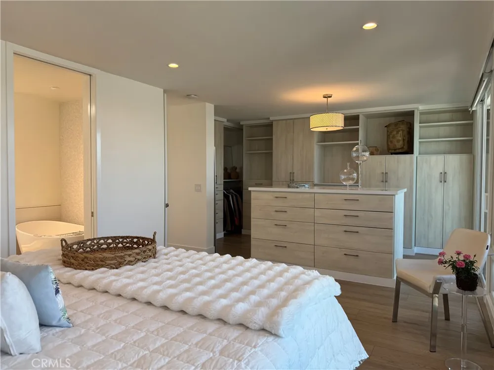 3981 Warner Avenue Huntington Beach, CA 92649