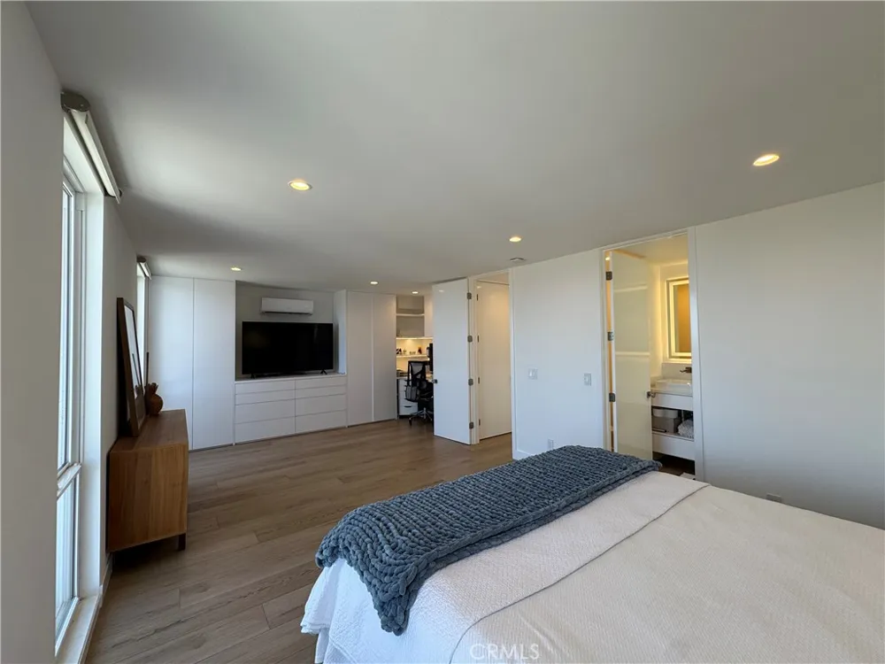 3981 Warner Avenue Huntington Beach, CA 92649