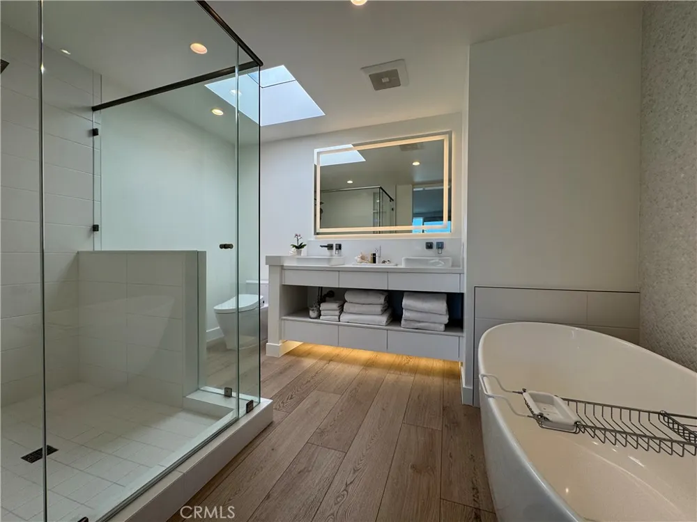 3981 Warner Avenue Huntington Beach, CA 92649